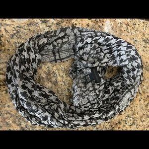 Steve Madden Black and Grey Infinity Scarf